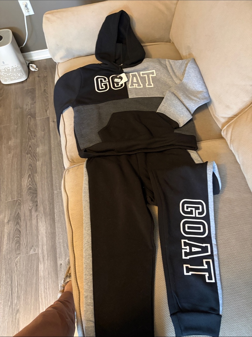 Fashion Nova Kids Black & Gray GOAT Colorblock Sweat Set